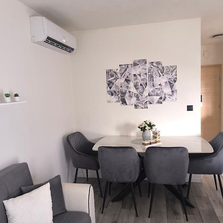 Apartman Rex Svinisce Esterno foto